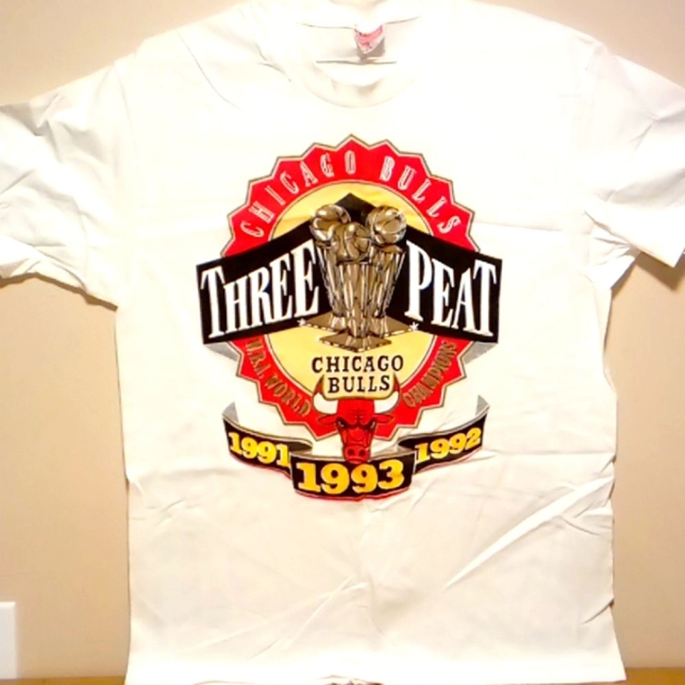 1993 3 Peat Chicago Bulls T-Shirt